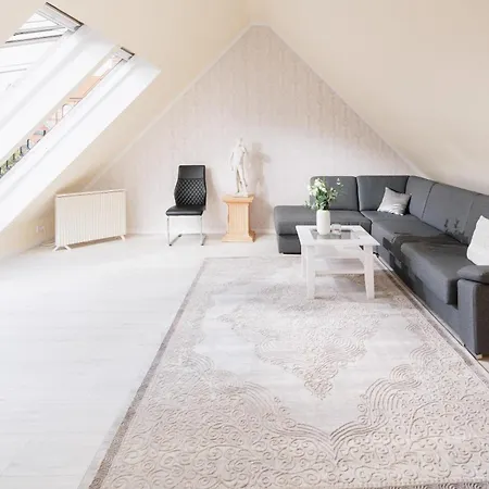 Aurora Apartment *